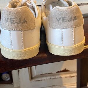 VEJA Esplar Leather Logo Sneakers size 8